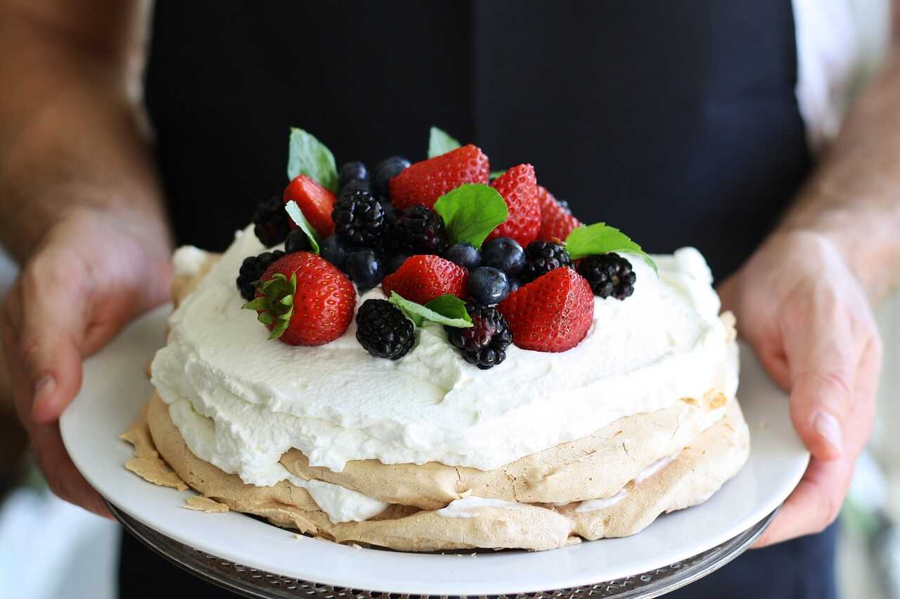 Sladký tanec chutí: Jak vznikla legendární Pavlova?